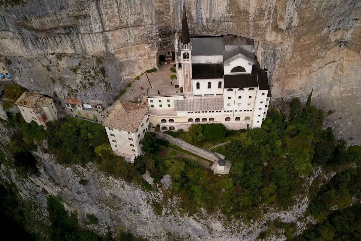 Santuario Madonna della Corona - Image 3