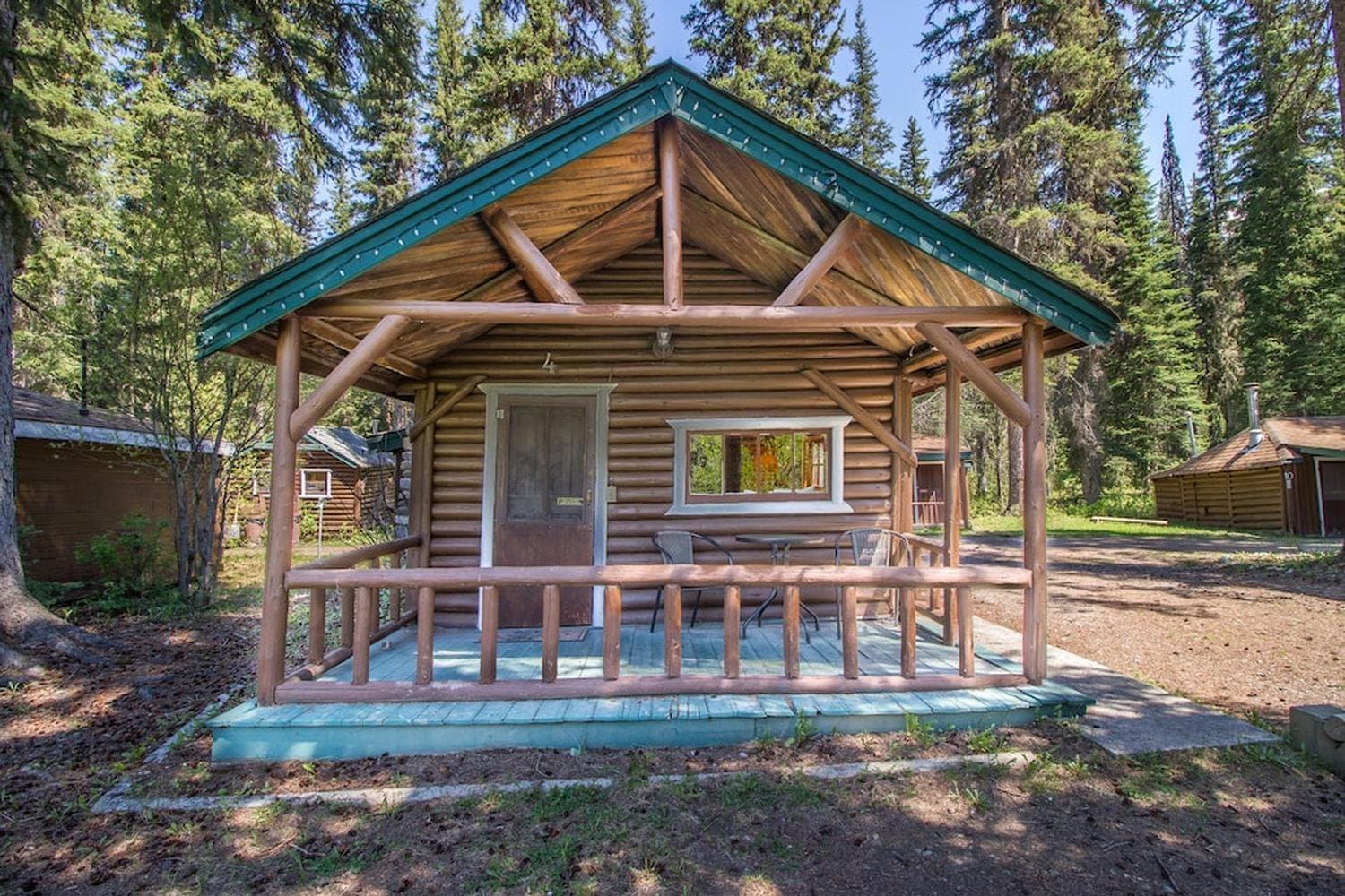 Kootenay Park Lodge - Image 4