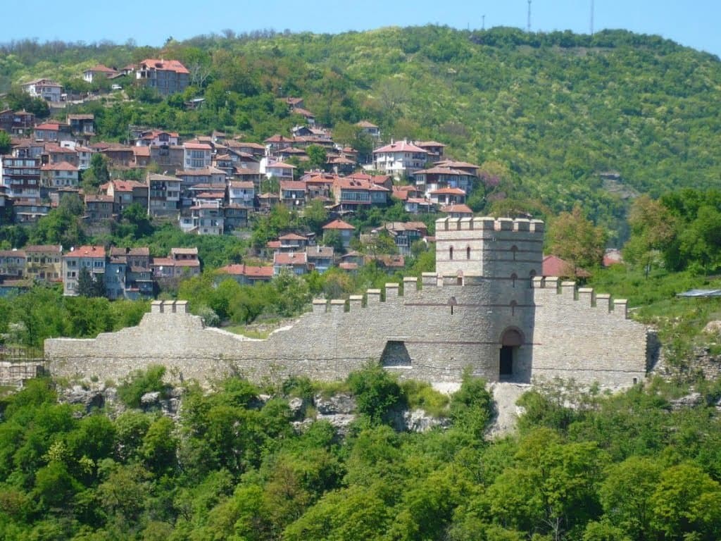 Trapezitsa Fortress - Image 3