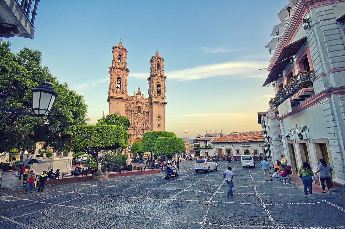 Plaza de la Independencia - Image 4