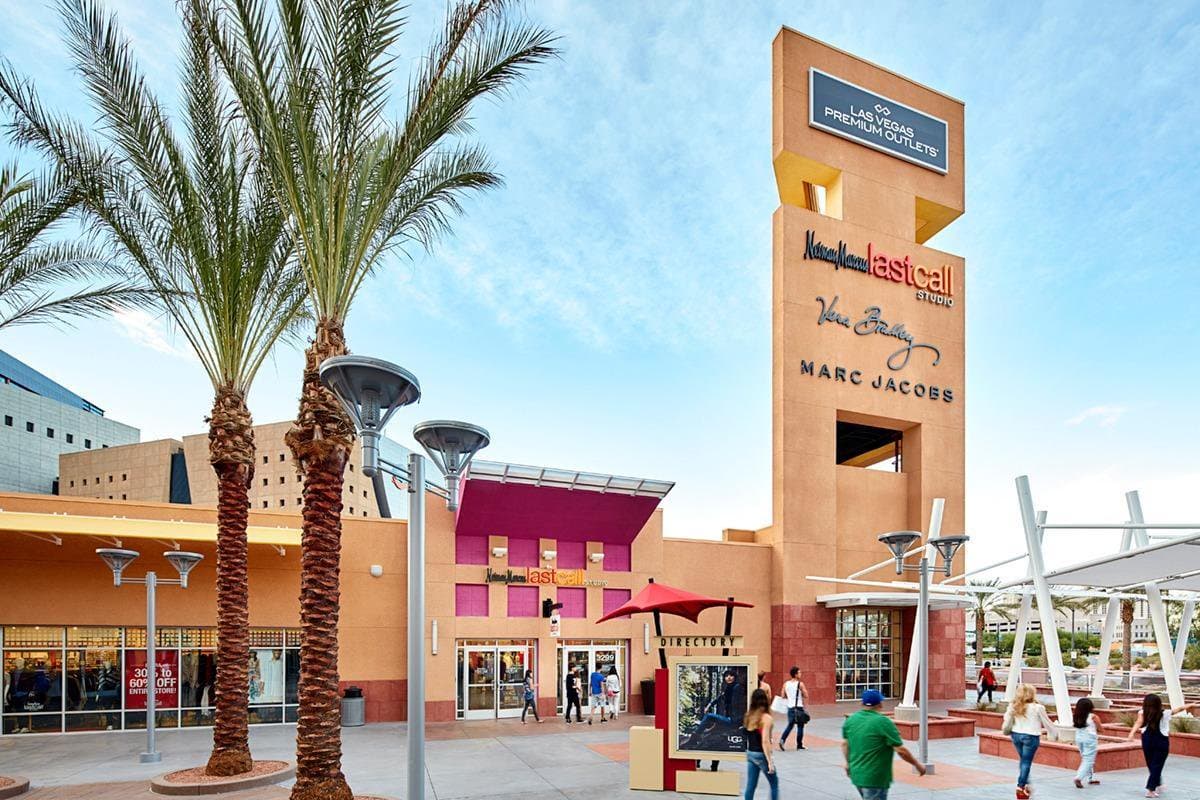 Las Vegas North Premium Outlets - Image 5