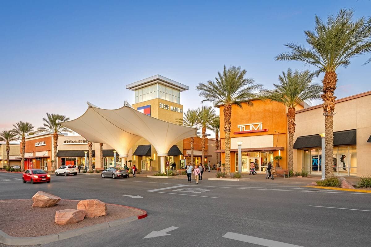 Las Vegas North Premium Outlets - Image 6